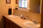Lara House Lodge