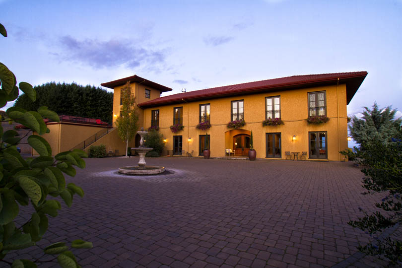 Unique Inns Oregon Black Walnut Inn & Vineyard - Dundee, Oregon Bed and Breakfast - Unique ...